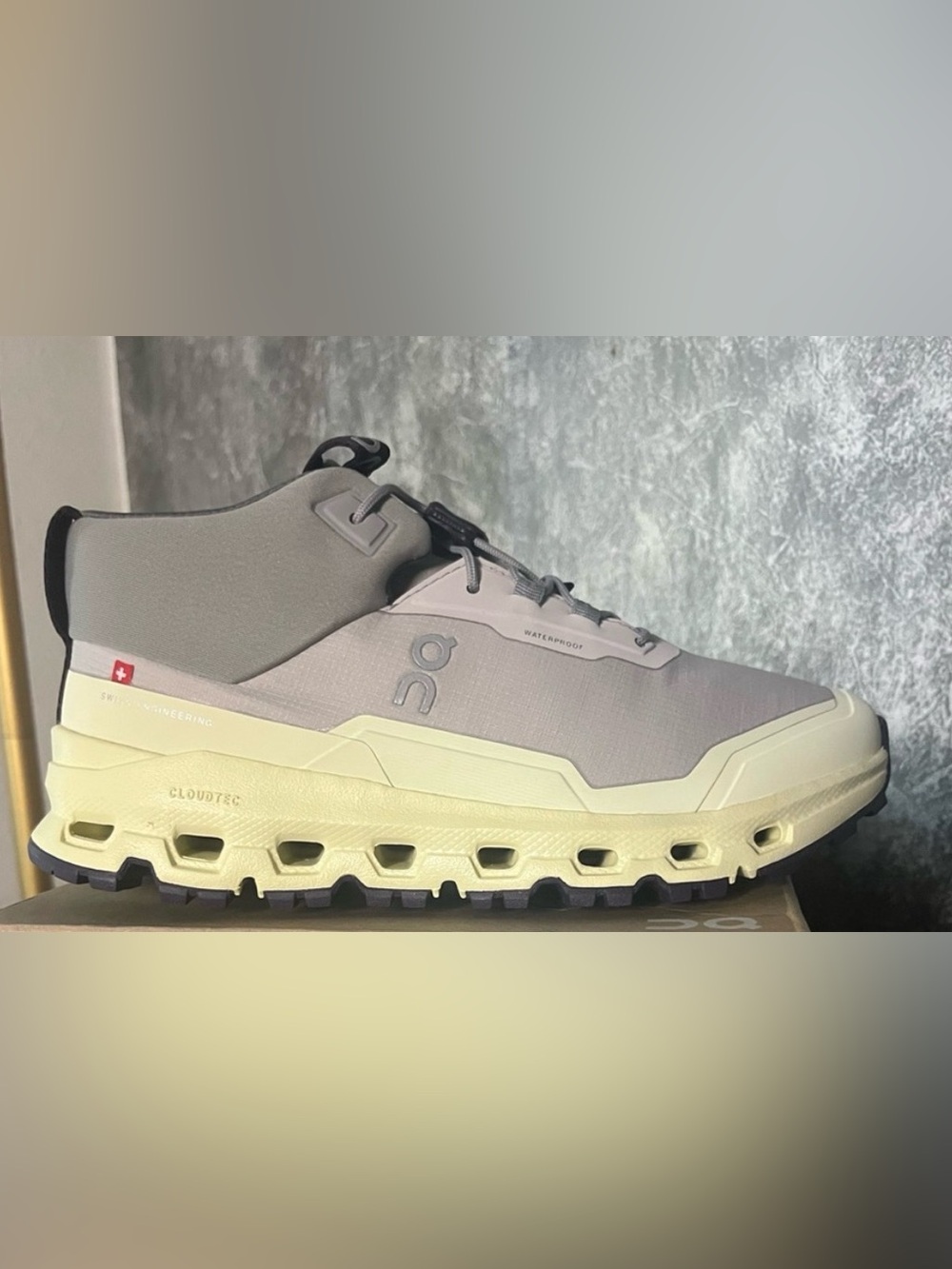 On Running Cloudhero Mid Waterproof - Taupe with Pale Yellow Sole unisex 4 youth